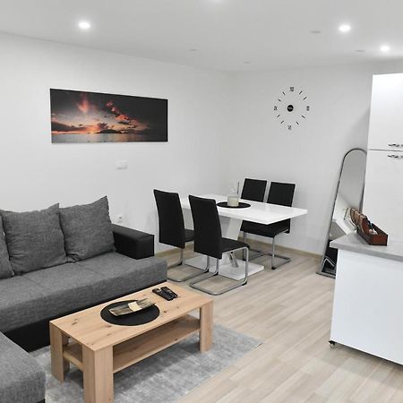 Apartman Lucia Джяково Екстер'єр фото