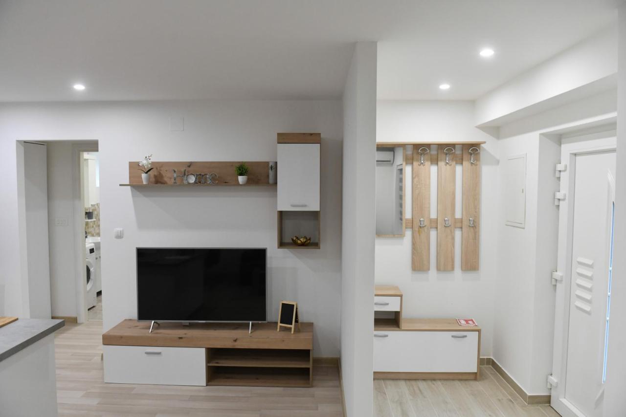 Apartman Lucia Джяково Екстер'єр фото