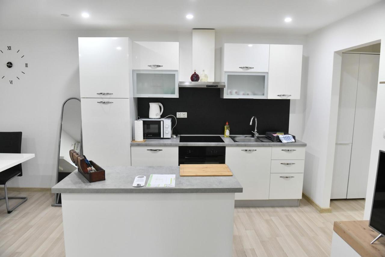 Apartman Lucia Джяково Екстер'єр фото
